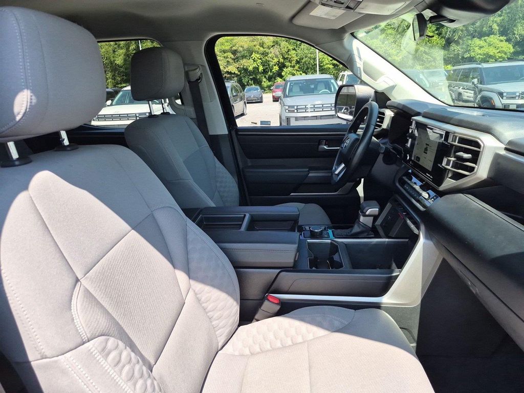 صورة مصغرة 36 لـ 2023 Toyota TUNDRA SR5