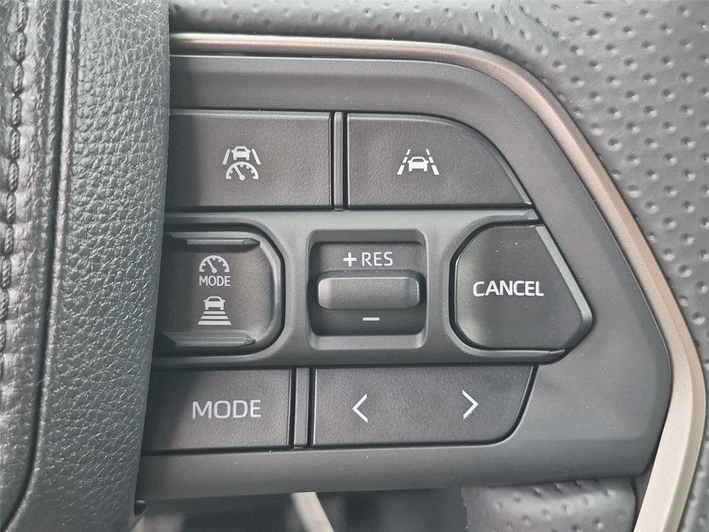 2026 Toyota 4RUNNER SR5 — миниатюра 20