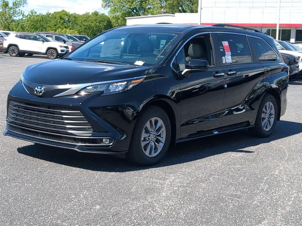 New 2026 Toyota Sienna XLE