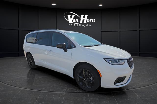 New 2026 Chrysler Pacifica Limited