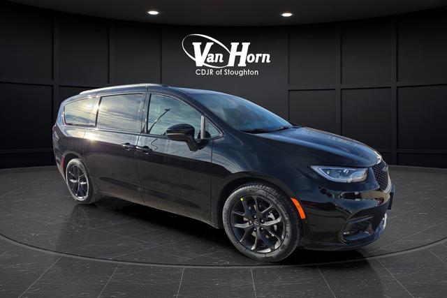 New 2026 Chrysler Pacifica L