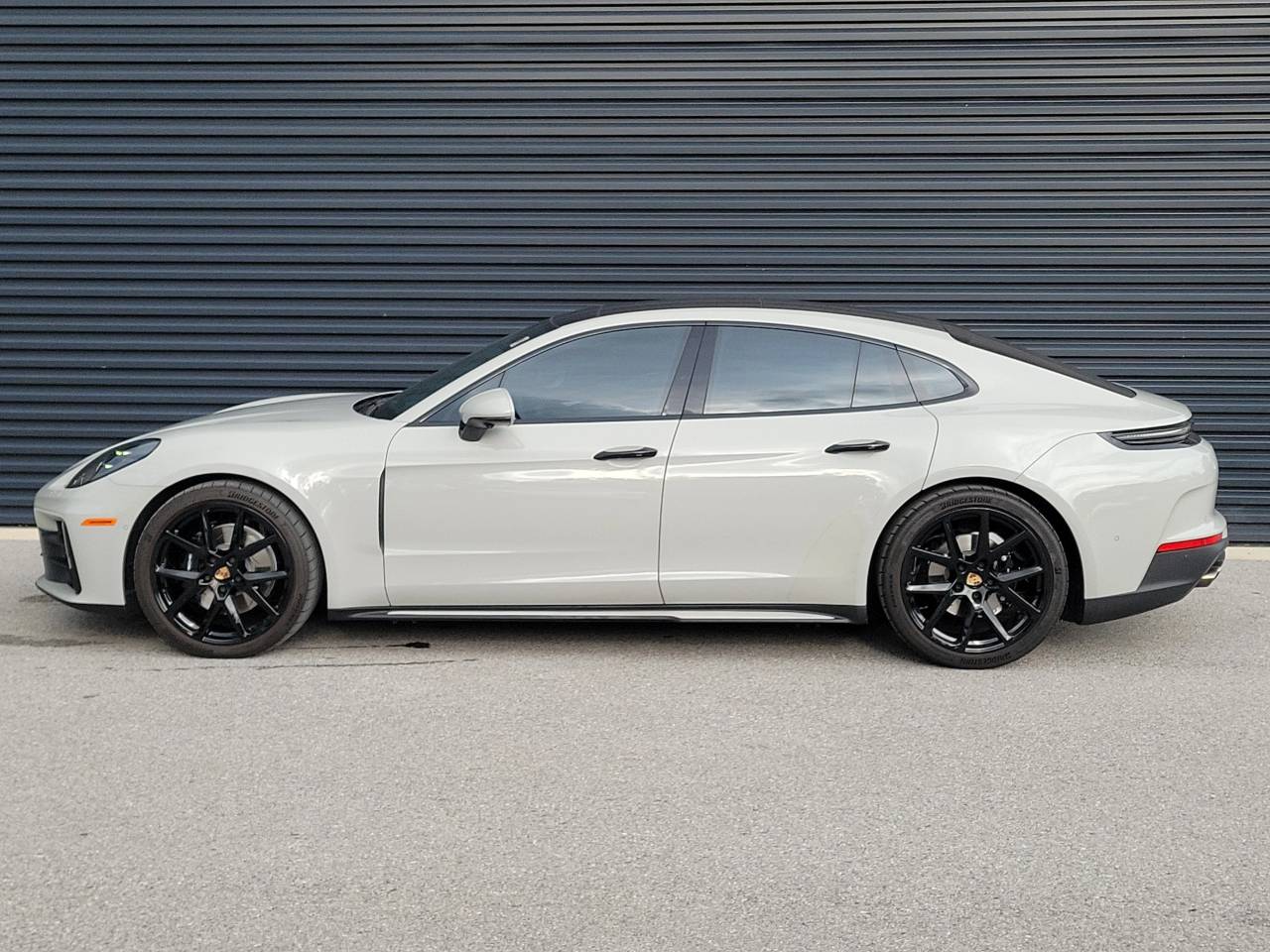 صورة 2 لـ 2024 Porsche PANAMERA