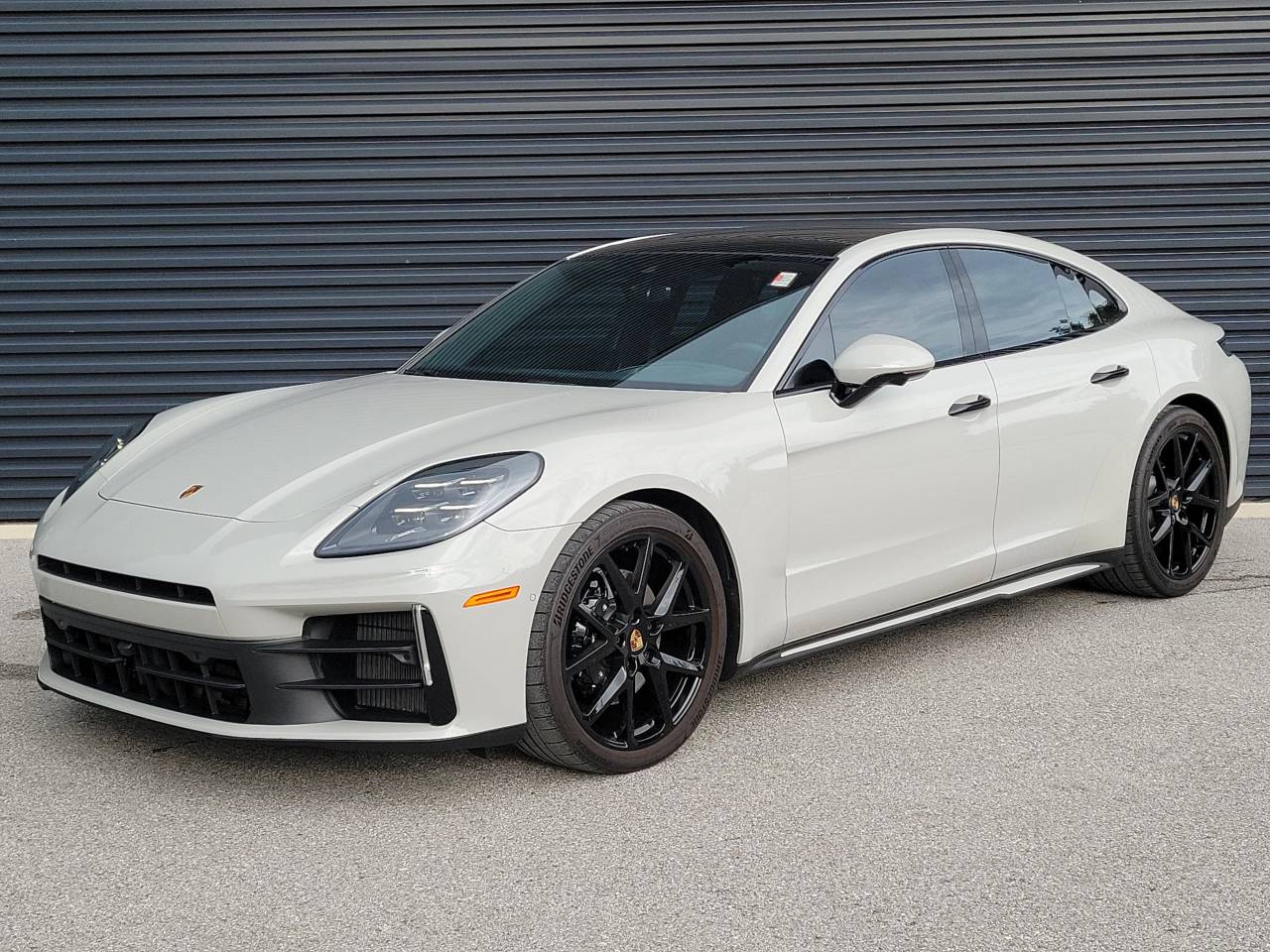 صورة 1 لـ 2024 Porsche PANAMERA