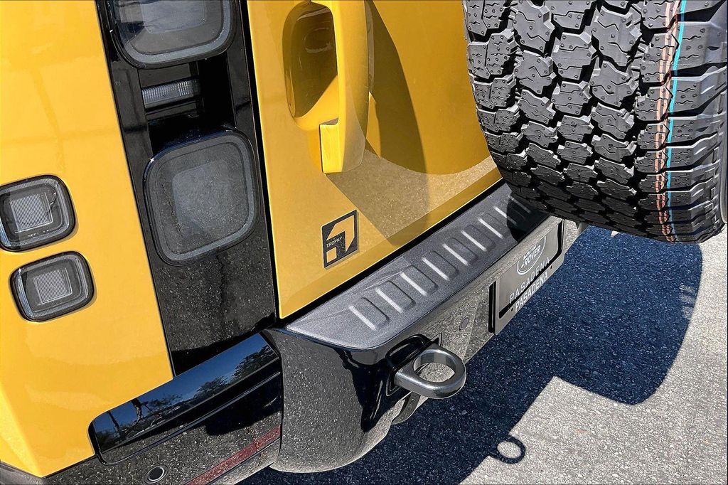 صورة 9 لـ 2026 LAND Rover DEFENDER P400 TROPHY EDITION DEEP SANDGLOW