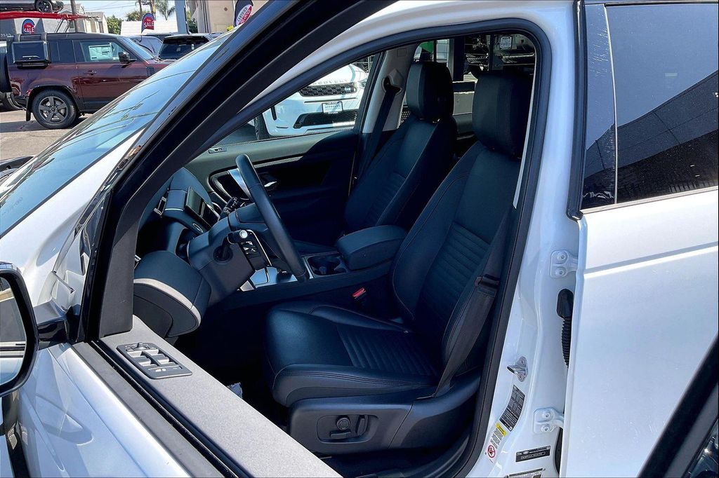 صورة 8 لـ 2025 LAND Rover DISCOVERY SPORT S