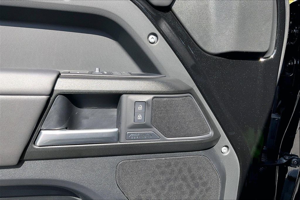 2026 LAND Rover DEFENDER P400 X 缩略图 26