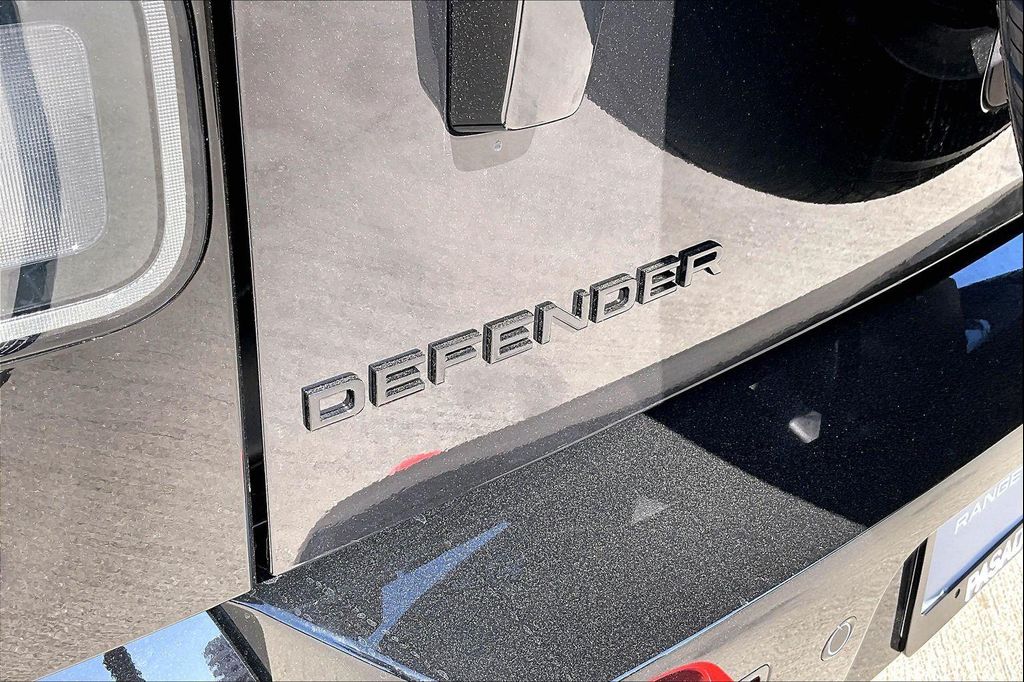 2026 LAND Rover DEFENDER P400 X — миниатюра 9