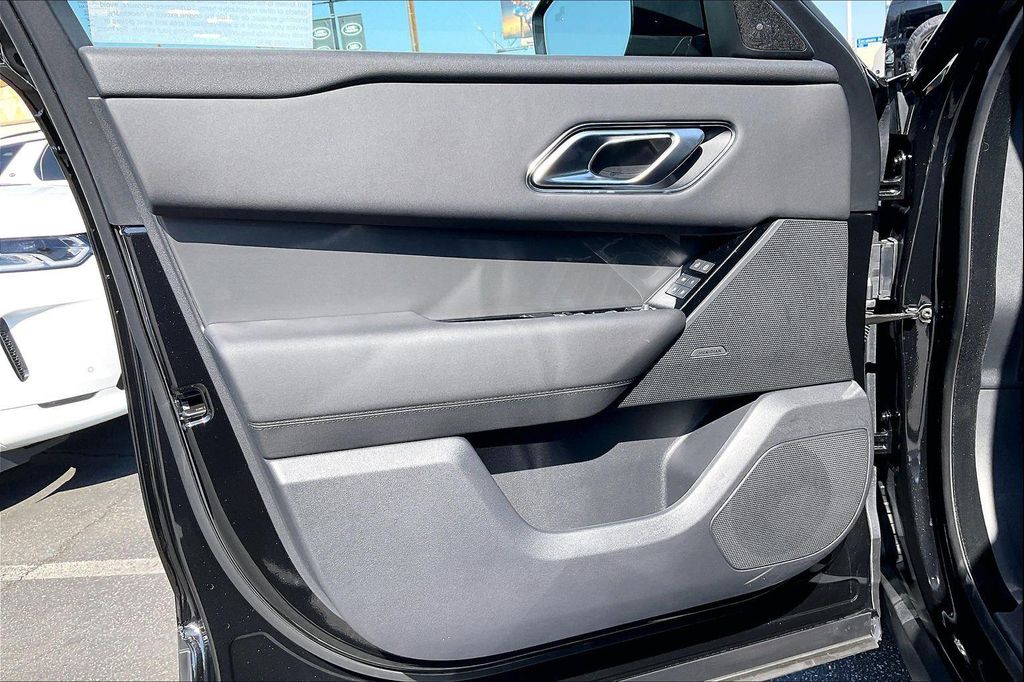 2026 LAND Rover RANGE ROVER VELAR P250 S — миниатюра 14