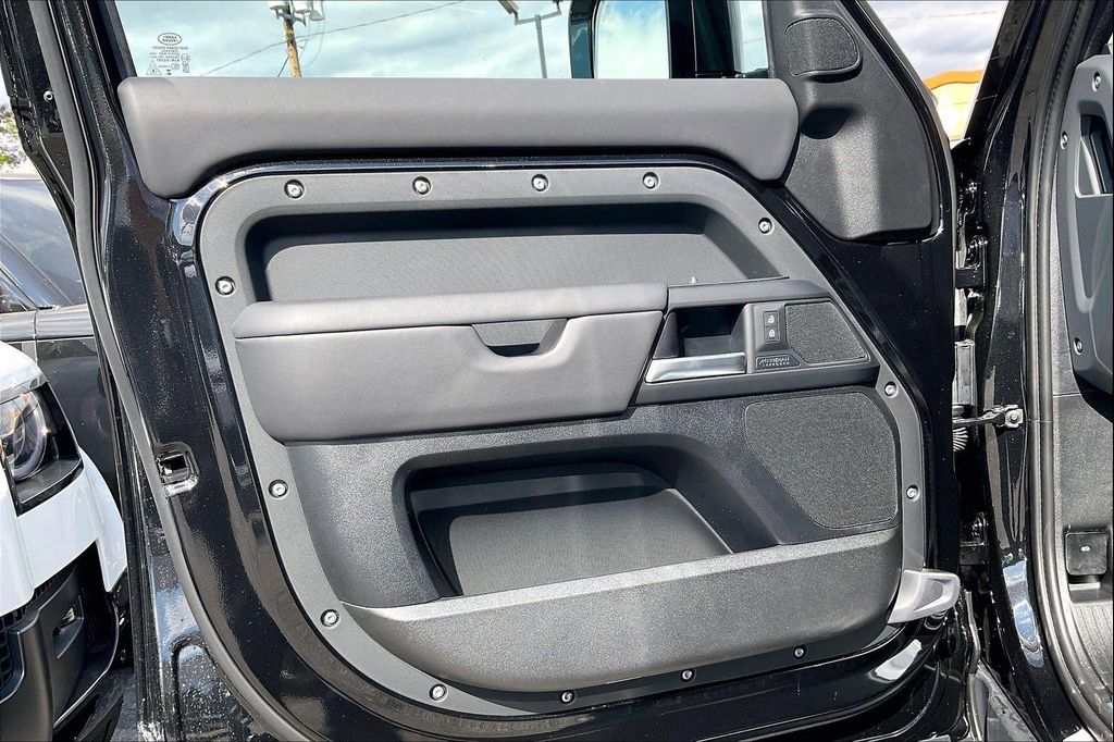 2026 LAND Rover DEFENDER P400 X-DYNAMIC SE 缩略图 12