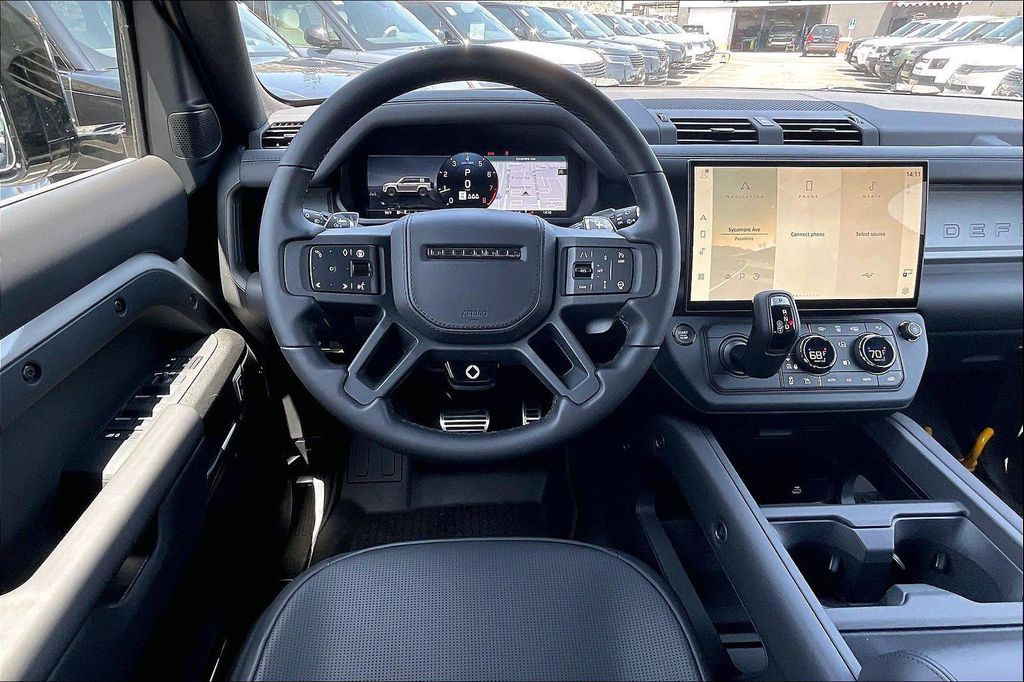2026 LAND Rover DEFENDER P635 OCTA — фото 2