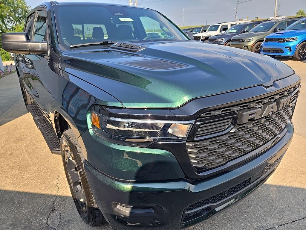 صورة مصغرة 14 لـ 2026 RAM 1500 EXPRESS