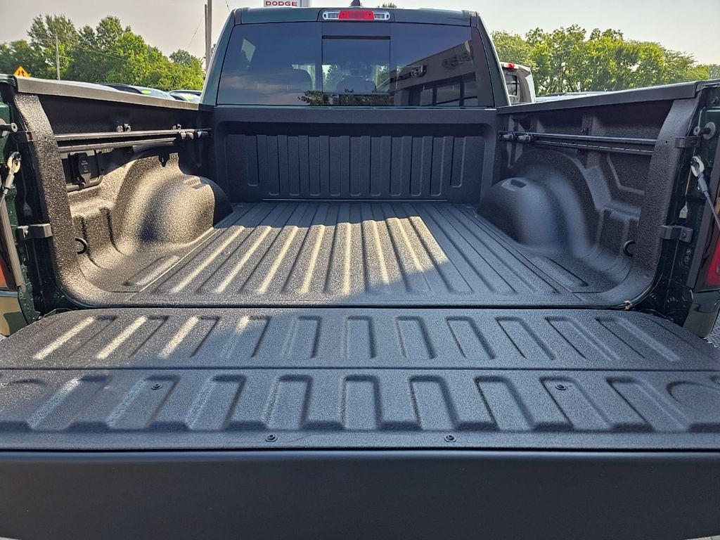 صورة مصغرة 26 لـ 2026 RAM 1500 EXPRESS