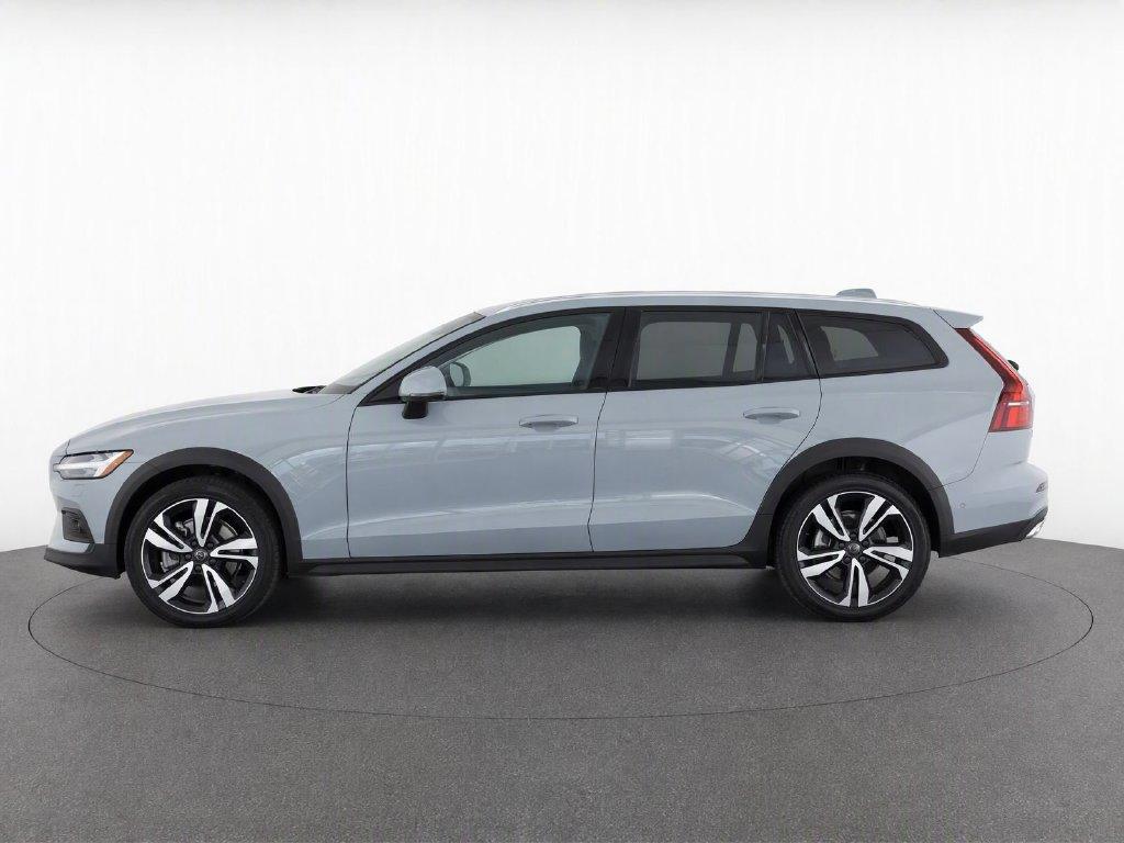 صورة 8 لـ 2025 Volvo V60 CROSS COUNTRY B5 PLUS