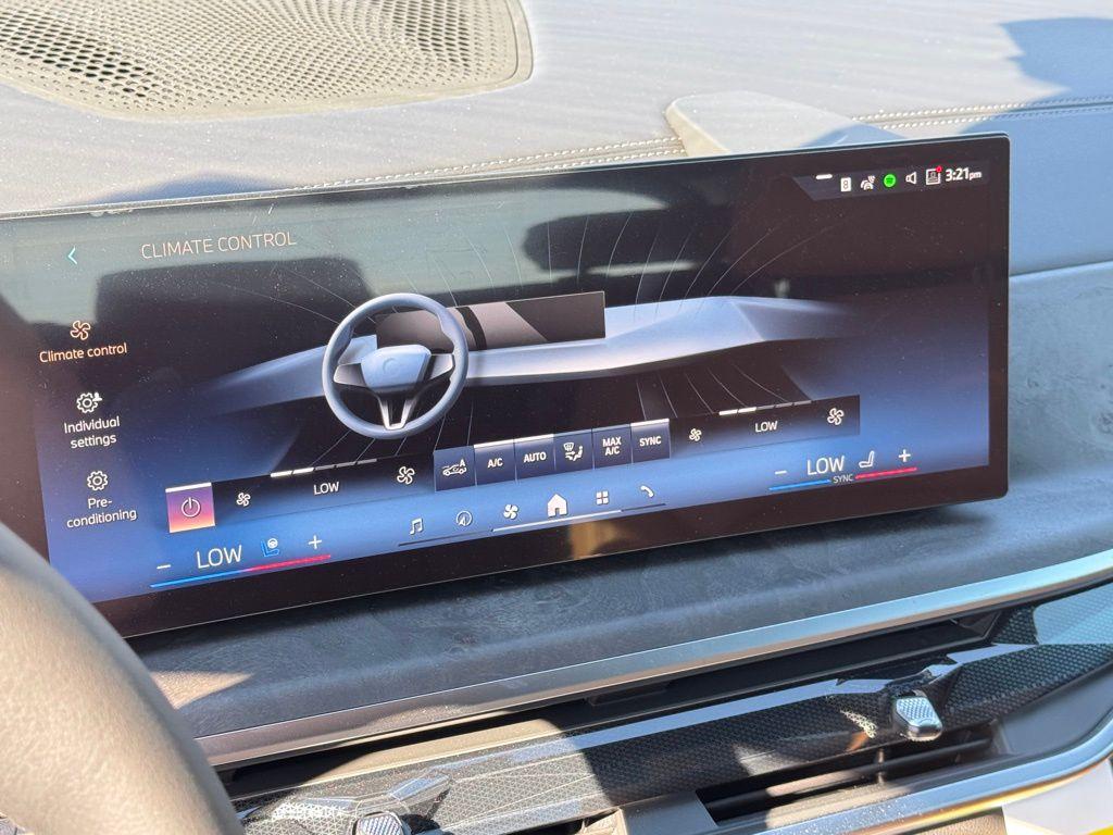 2026 BMW X5 PHEV XDRIVE50E photo 10