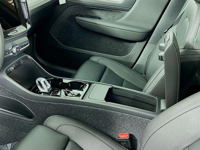 صورة مصغرة 11 لـ 2026 Volvo XC40 B5 PLUS