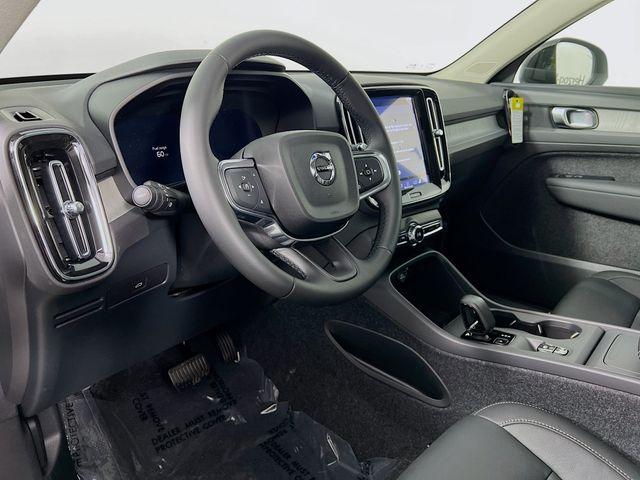 صورة 7 لـ 2026 Volvo XC40 B5 CORE