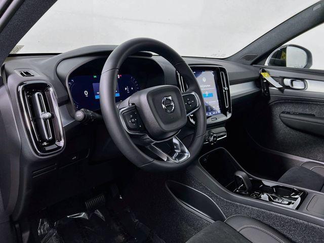 صورة مصغرة 6 لـ 2026 Volvo XC40 B5 ULTRA BLACK EDITION