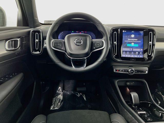 صورة مصغرة 14 لـ 2026 Volvo XC40 B5 ULTRA BLACK EDITION