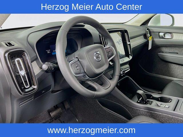 2025 VOLVO XC40 B5 CORE BRIGHT THEME photo 8