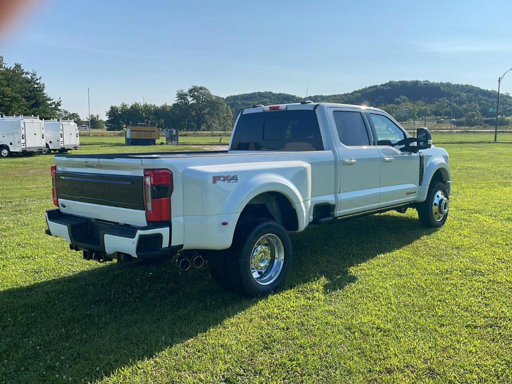 صورة 9 لـ 2026 FORD F-450 PLATINUM