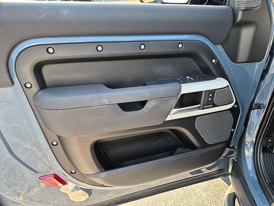 صورة مصغرة 12 لـ 2023 LAND Rover DEFENDER SE