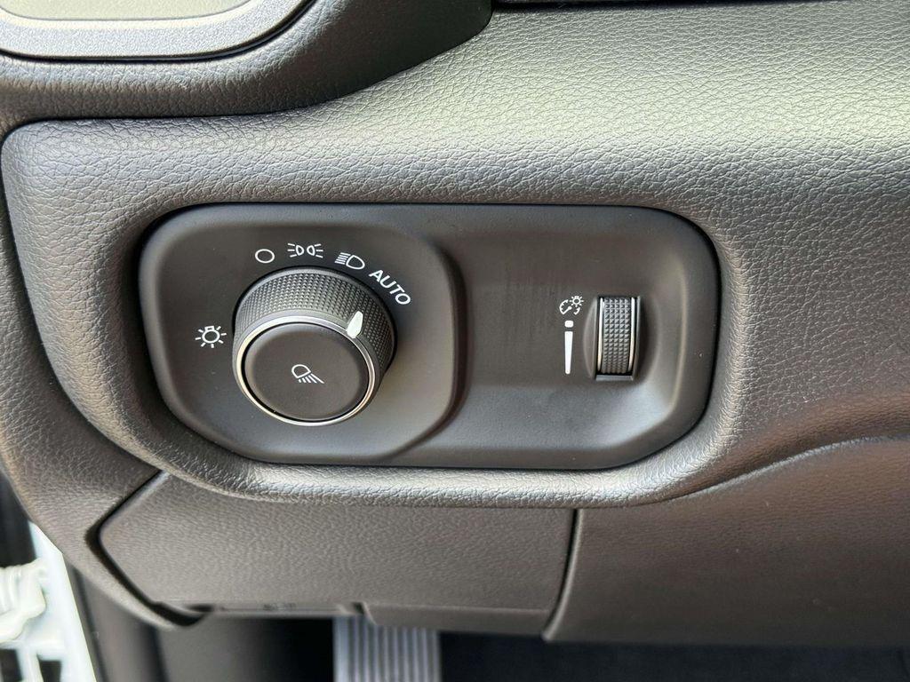 2024 RAM 2500 TRADESMAN — миниатюра 32
