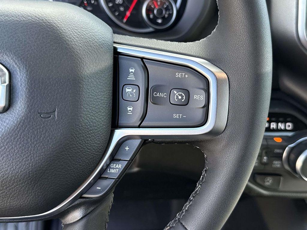 2026 RAM 1500 BIG HORN/LONE STAR — миниатюра 20