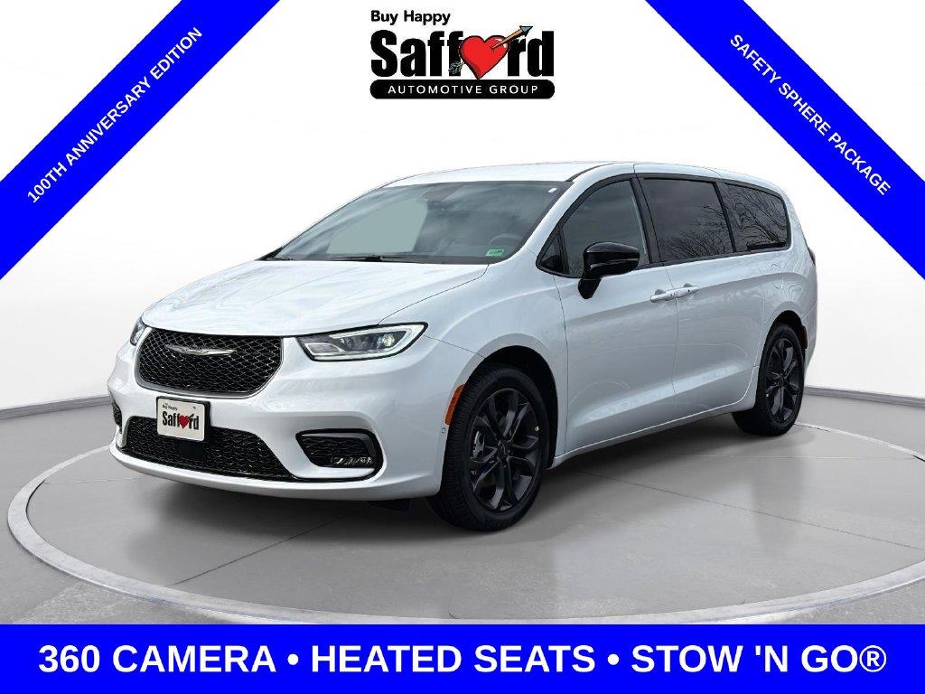 New 2026 Chrysler Pacifica Select