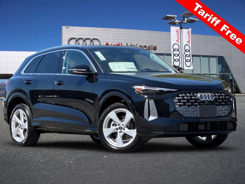 New 2025 Audi Q5 Premium Plus TFSI quattro S tronic