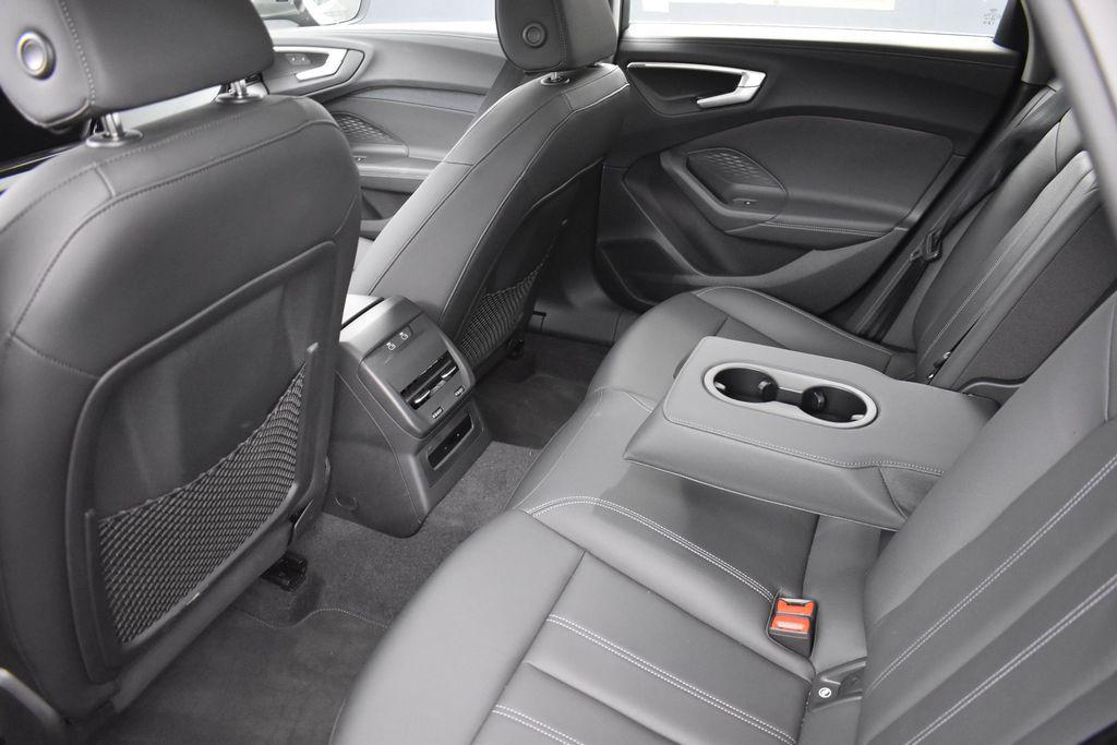 صورة 18 لـ 2025 AUDI A5 PREMIUM TFSI QUATTRO S TRONIC