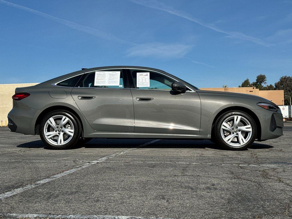 صورة 2 لـ 2025 AUDI A5 PREMIUM TFSI QUATTRO S TRONIC