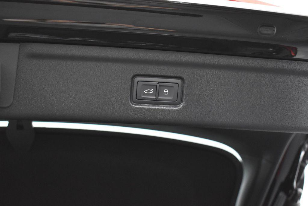 2027 AUDI A6 E-TRON PREMIUM 缩略图 18