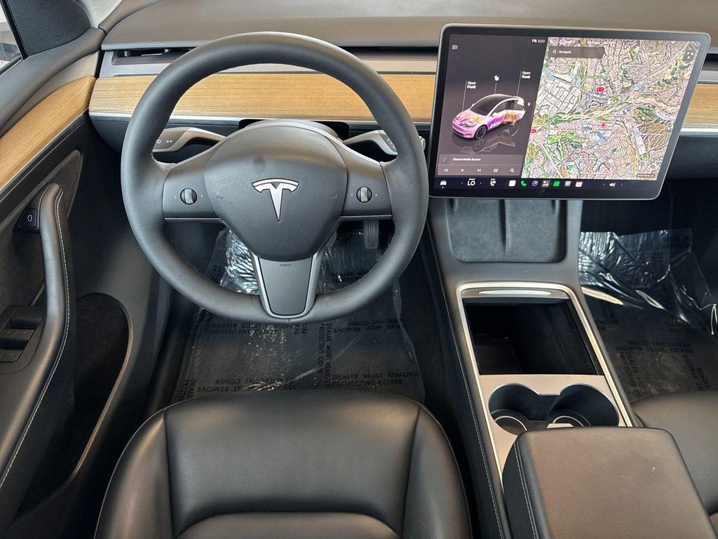 صورة 10 لـ 2023 Tesla MODEL Y LONG RANGE DUAL MOTOR ALL-WHEEL DRIVE