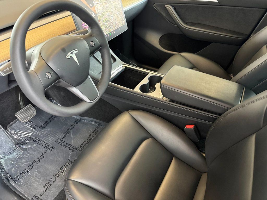 صورة 6 لـ 2023 Tesla MODEL Y LONG RANGE DUAL MOTOR ALL-WHEEL DRIVE