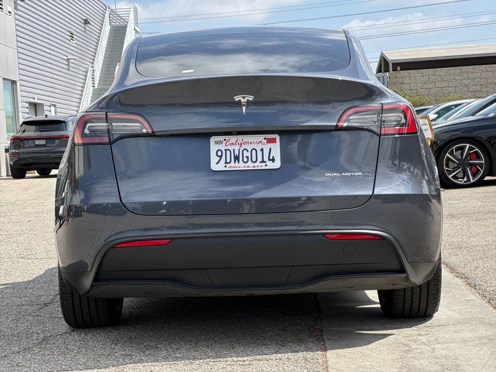 صورة 4 لـ 2023 Tesla MODEL Y LONG RANGE DUAL MOTOR ALL-WHEEL DRIVE