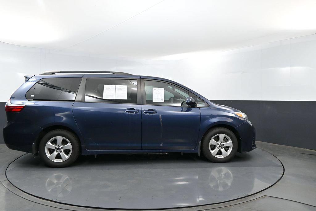 2020 Toyota SIENNA LE 照片 4
