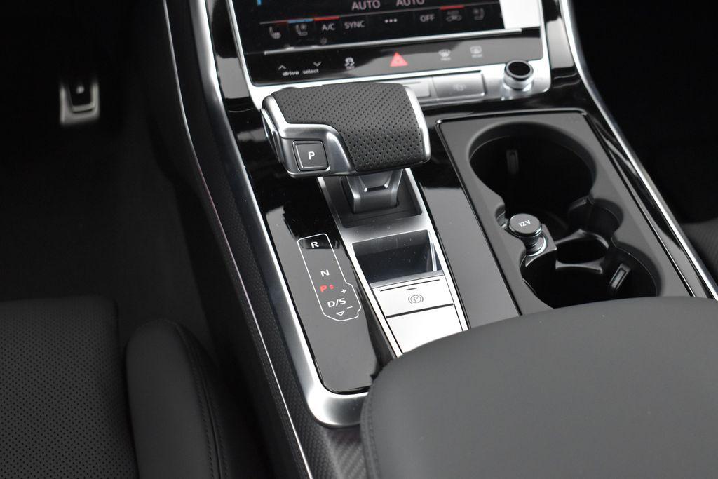 صورة مصغرة 16 لـ 2026 AUDI RS Q8 4.0T