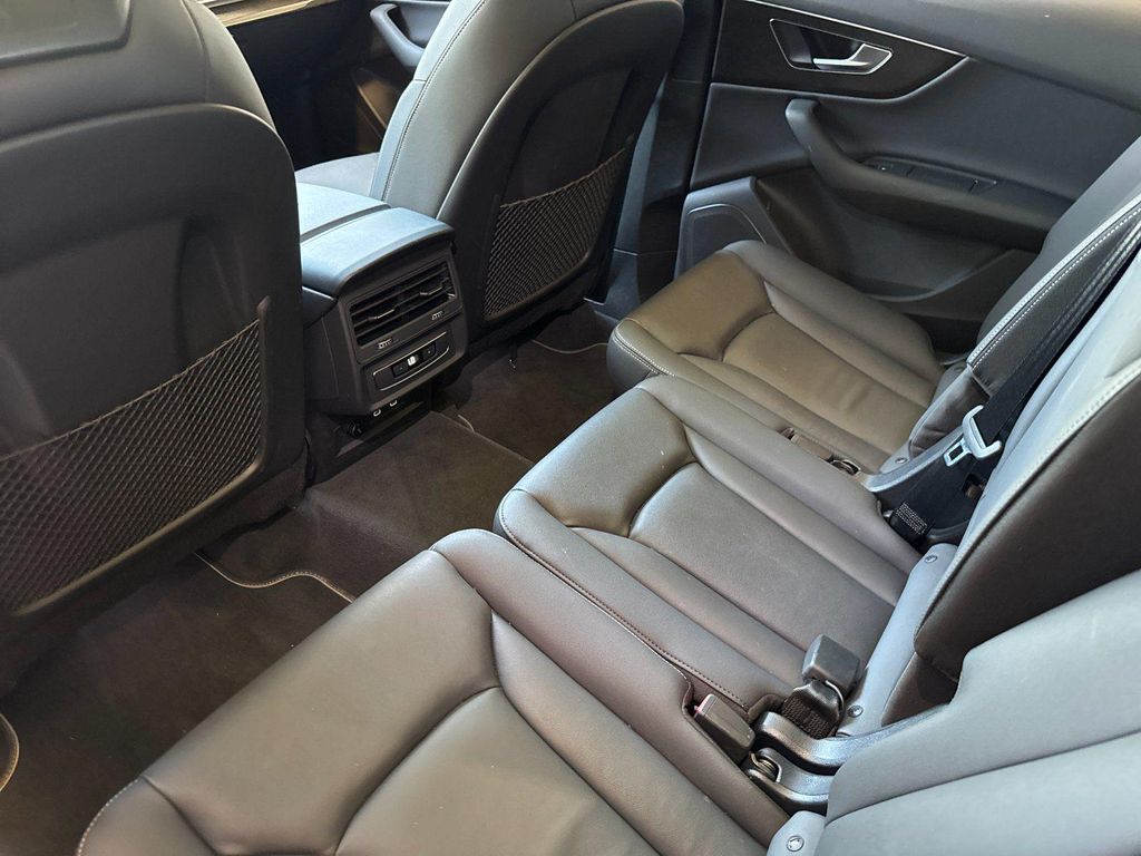 2025 AUDI Q7 45 PREMIUM 照片 8