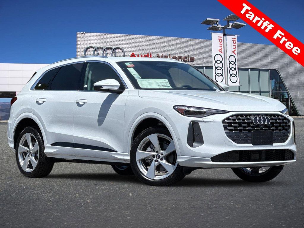 New 2025 Audi Q5 Premium Plus TFSI quattro S tronic