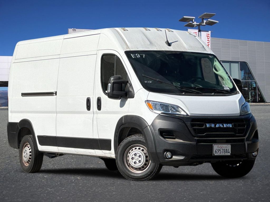 صورة 1 لـ 2025 RAM PROMASTER 2500 TRADESMAN