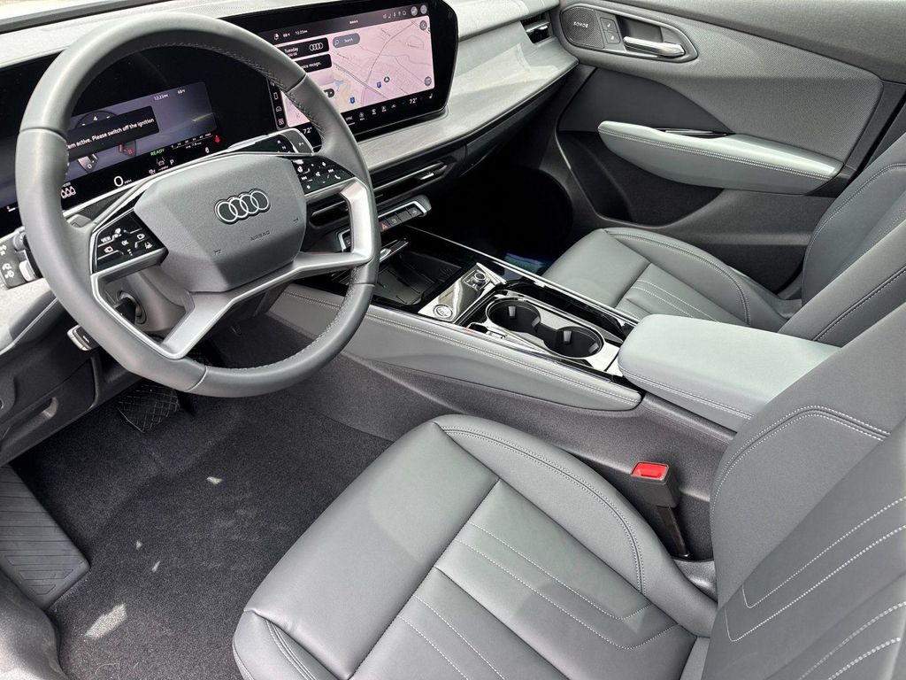 صورة 7 لـ 2026 AUDI Q3 TFSI QUATTRO S TRONIC