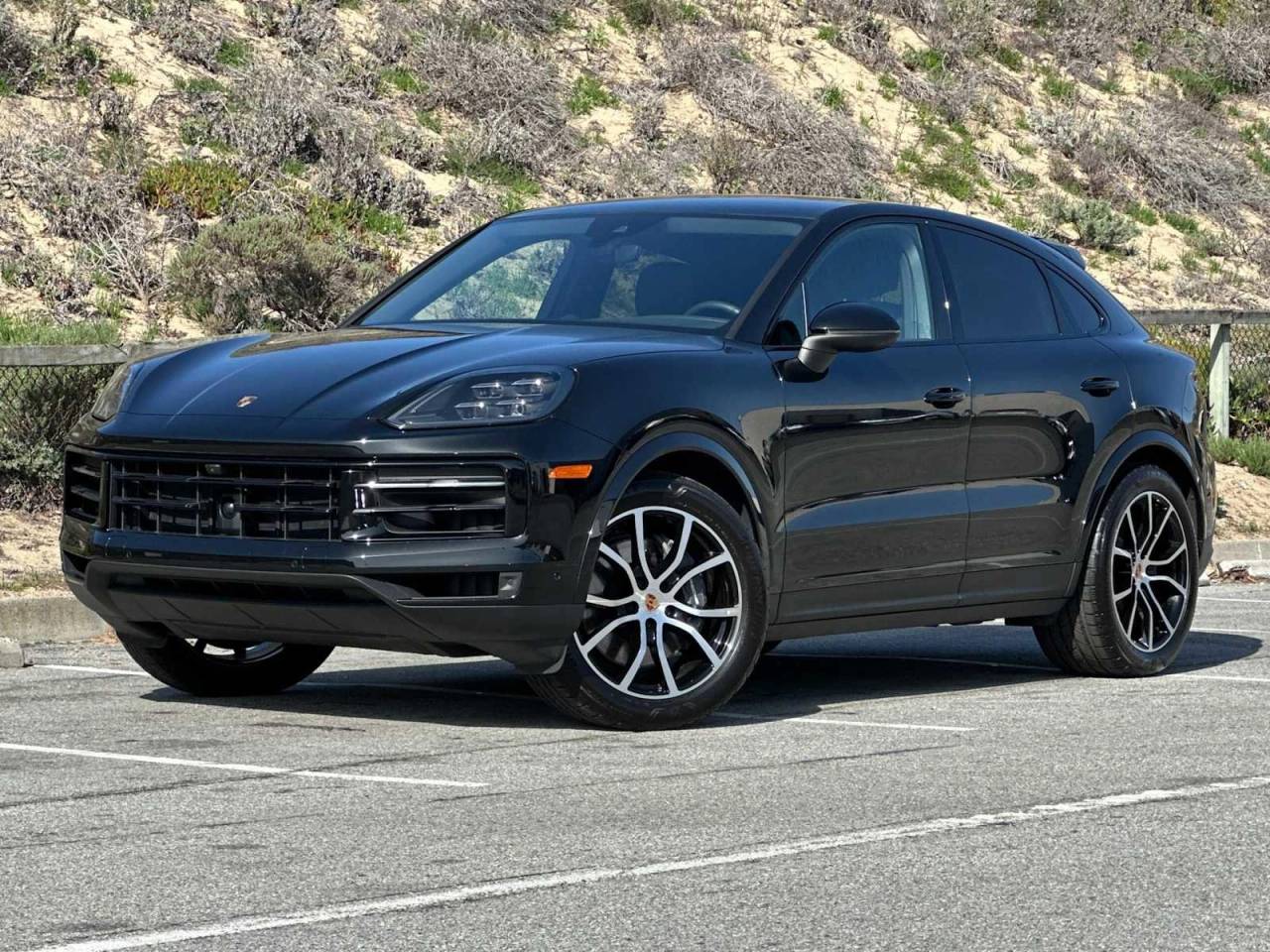 صورة 1 لـ 2025 Porsche CAYENNE