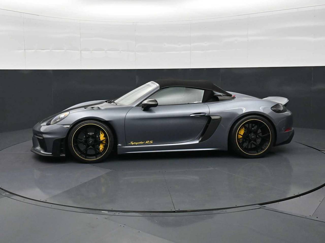 صورة 2 لـ 2025 Porsche 718 SPYDER