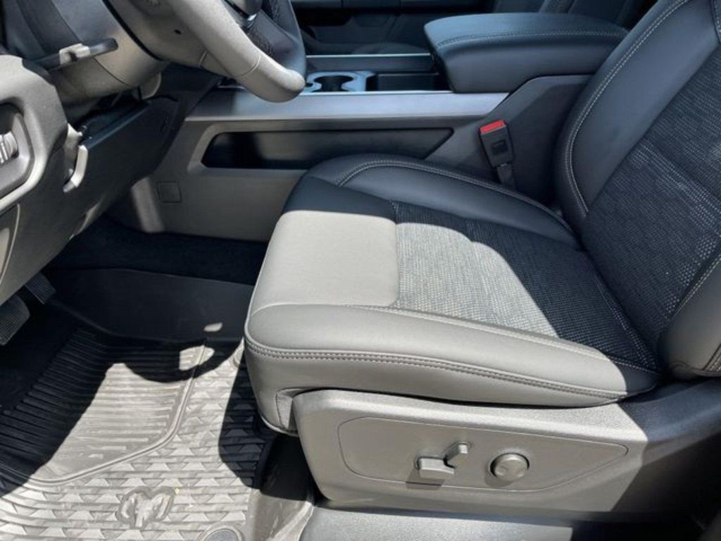 2026 RAM 1500 LONE STAR 缩略图 12