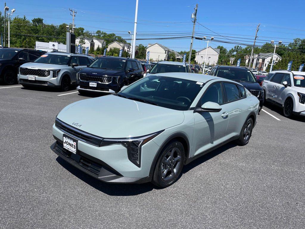 New 2026 Kia K4 LXS