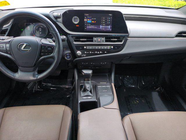 صورة مصغرة 14 لـ 2022 Lexus ES 300H BASE