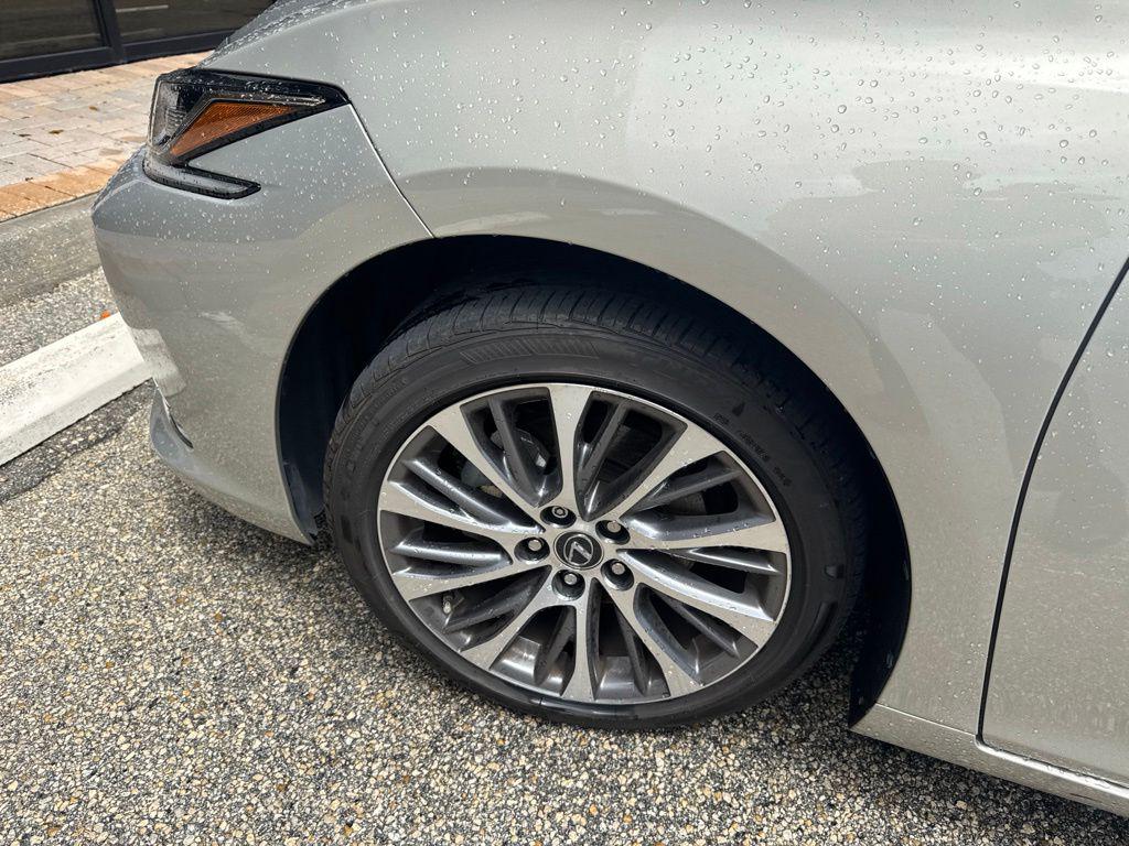 2020 Lexus ES 350 BASE — фото 16