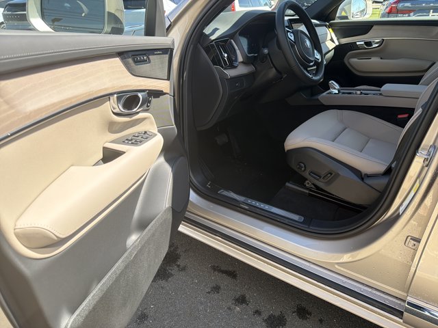 صورة مصغرة 11 لـ 2026 Volvo XC90 PLUS