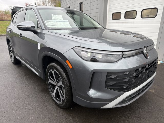 New 2026 Volkswagen Tiguan SE