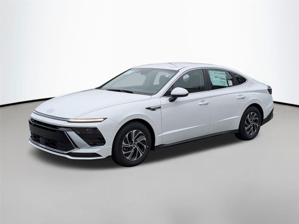 New 2026 Hyundai SONATA Hybrid Base